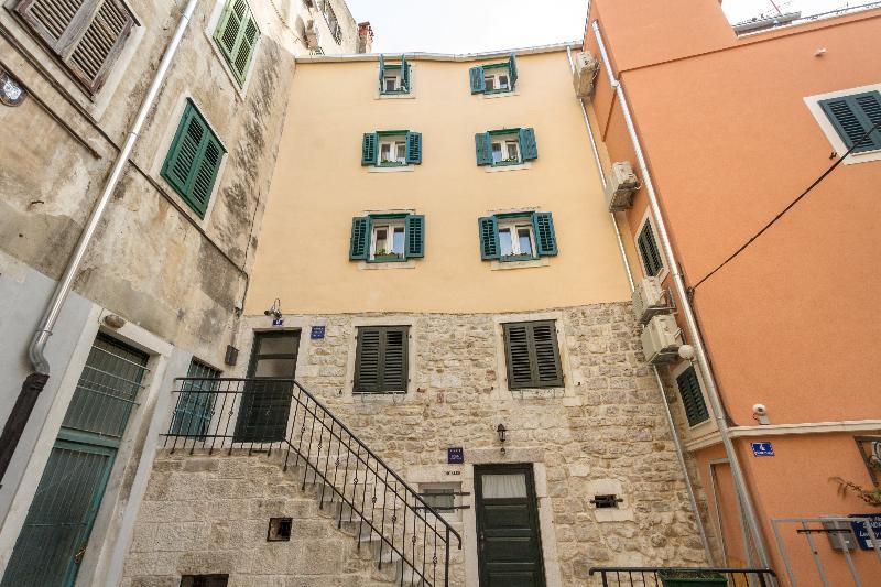 Guesthouse Imperator Split Exterior photo