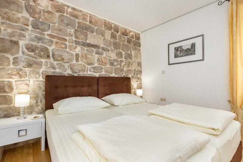 Guesthouse Imperator Split Exterior photo